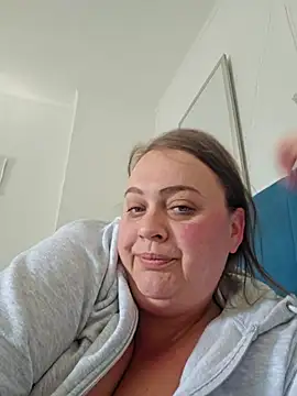 Snapshot of Blondibaby chatting on May 2026 08:08:02 AM Blondibaby online show from May 2026 08:08:02 AM