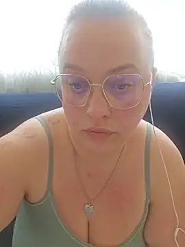 Snapshot of Blondibaby chatting on May 2026 08:30:01 AM Blondibaby online show from May 2026 08:30:01 AM
