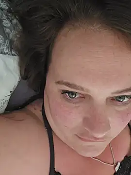 Snapshot of Blondibaby chatting on May 2026 06:43:01 AM Blondibaby online show from May 2026 06:43:01 AM