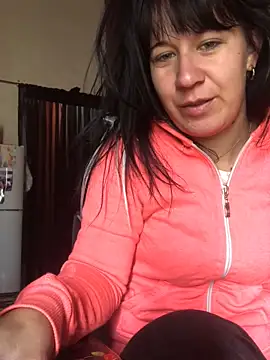 Laacoluu online show from May 2026 01:05:02 PM