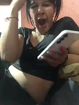 Laacoluu online show from May 2026 03:14:02 AM