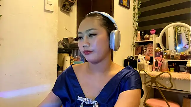 GlindaDejardin online show from April 2026 05:10:02 PM