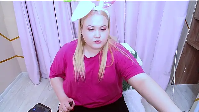 BlondeGlem online show from April 2026 07:49:01 AM