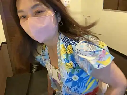 Snapshot of lemonade_madame chatting on June 2026 12:15:02 PM lemonade madame online show from June 2026 12:15:02 PM