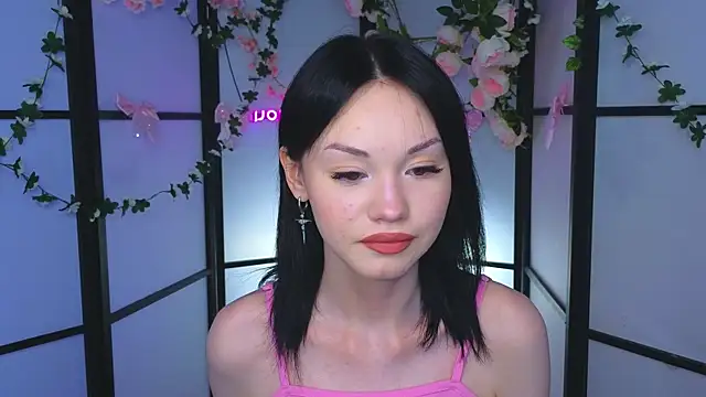 LilySparkls online show from May 2026 02:36:02 PM
