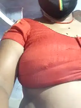 Snapshot of Desi_hot_bhabhi01 chatting on May 2026 07:24:02 AM Desi hot bhabhi01 online show from May 2026 07:24:02 AM