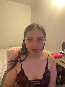 Snapshot of Kiim_2026 chatting on April 2026 11:05:02 PM Kiim 2026 online show from April 2026 11:05:02 PM