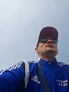 Snapshot of UpbeatXiphias chatting on April 2026 01:05:02 PM UpbeatXiphias online show from April 2026 01:05:02 PM