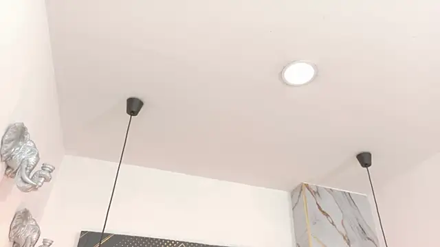 Snapshot of GoldenDesireX_ chatting on May 2026 06:58:01 PM GoldenDesireX online show from May 2026 06:58:01 PM
