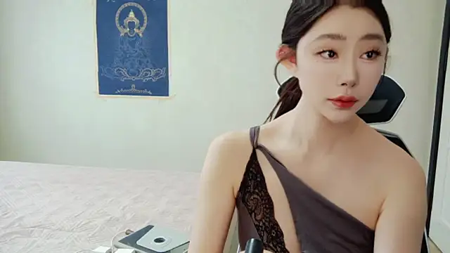 Snapshot of 12eio chatting on April 2026 03:45:02 AM 12eio online show from April 2026 03:45:02 AM