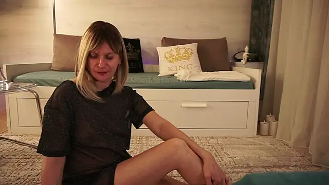 Snapshot of SweetLilTrouble chatting on April 2026 09:04:02 PM SweetLilTrouble online show from April 2026 09:04:02 PM