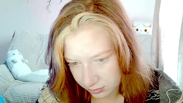 Snapshot of earn_my_lily chatting on April 2026 07:09:01 AM earn my lily online show from April 2026 07:09:01 AM