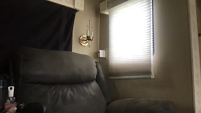 GypsiiCornel online show from April 2026 02:48:02 PM