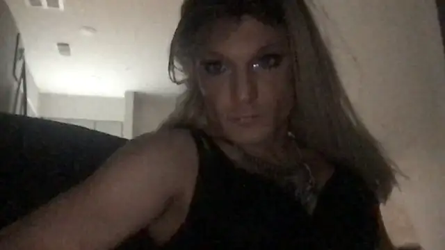GypsiiCornel online show from April 2026 12:28:01 AM