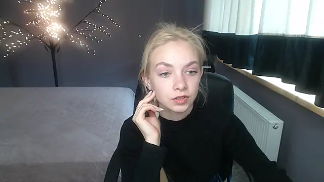 Snapshot of SonnySofia chatting on April 2026 05:32:02 AM SonnySofia online show from April 2026 05:32:02 AM