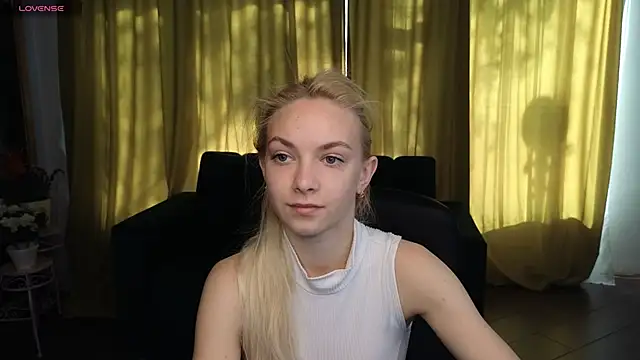 Snapshot of SonnySofia chatting on May 2026 05:35:02 AM SonnySofia online show from May 2026 05:35:02 AM