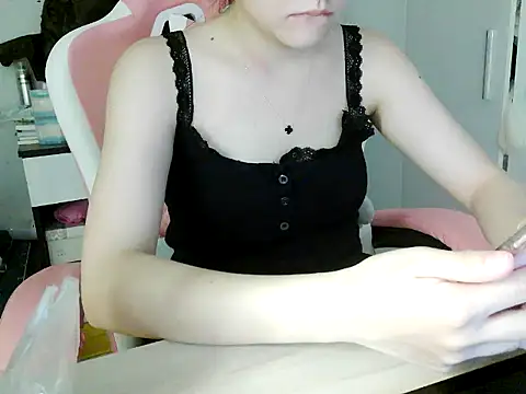Snapshot of lucienguyen chatting on April 2026 02:50:02 AM lucienguyen online show from April 2026 02:50:02 AM