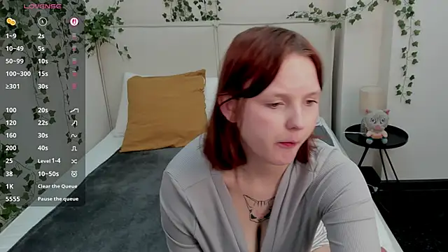 Charlotte Stee online show from May 2026 02:17:01 AM