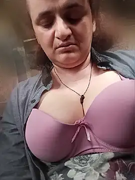 Snapshot of AnabelBexley chatting on April 2026 09:25:02 AM AnabelBexley online show from April 2026 09:25:02 AM