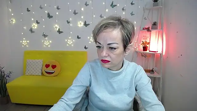 Snapshot of NikaMayu chatting on May 2026 07:05:01 AM NikaMayu online show from May 2026 07:05:01 AM