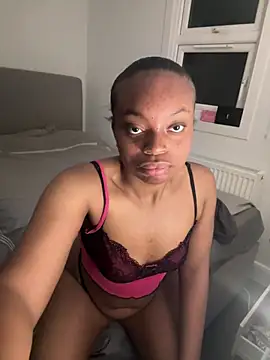 Snapshot of MADISONBx chatting on April 2026 09:59:01 PM MADISONBx online show from April 2026 09:59:01 PM