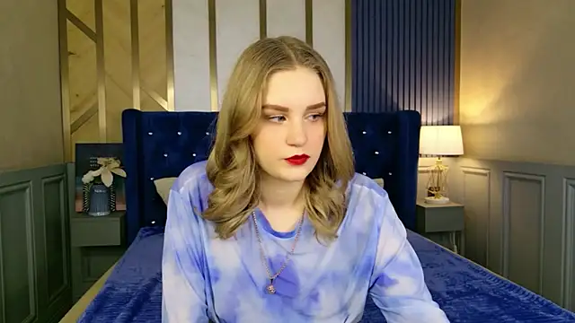 Snapshot of Molly_Voses chatting on May 2026 08:38:01 PM Molly Voses online show from May 2026 08:38:01 PM