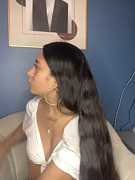 Snapshot of DulceLatinaxo chatting on April 2026 09:39:01 PM DulceLatinaxo online show from April 2026 09:39:01 PM