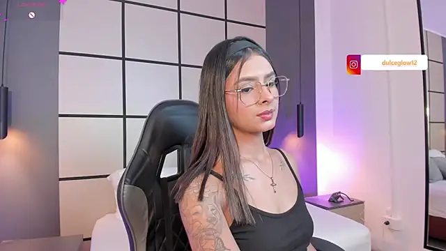 Snapshot of dulce_glow_ chatting on May 2026 08:59:02 PM dulce glow online show from May 2026 08:59:02 PM