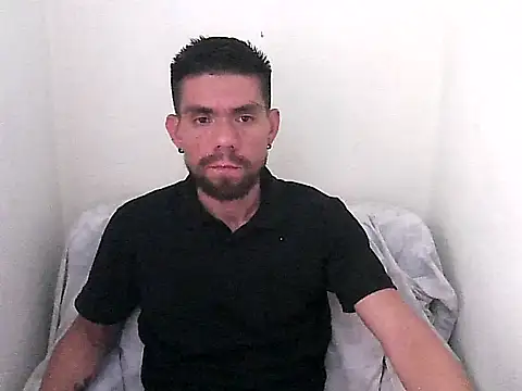 Snapshot of thomas2wood chatting on June 2026 08:24:02 PM thomas2wood online show from June 2026 08:24:02 PM