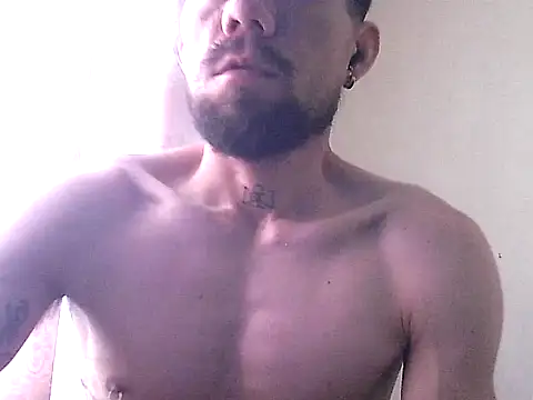 Snapshot of thomas2wood chatting on July 2026 10:16:01 PM thomas2wood online show from July 2026 10:16:01 PM