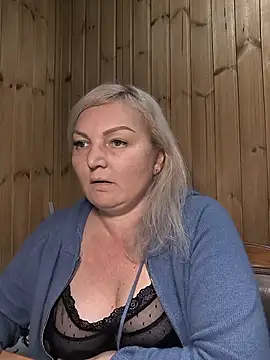 White-Chocolatte online show from April 2026 03:50:02 PM