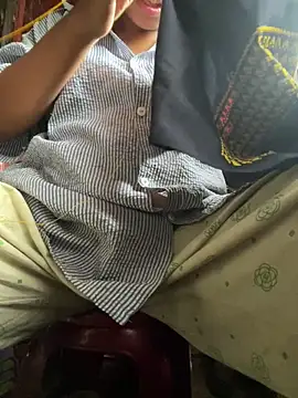 Snapshot of Zion-z chatting on May 2026 01:03:02 AM Zion-z online show from May 2026 01:03:02 AM