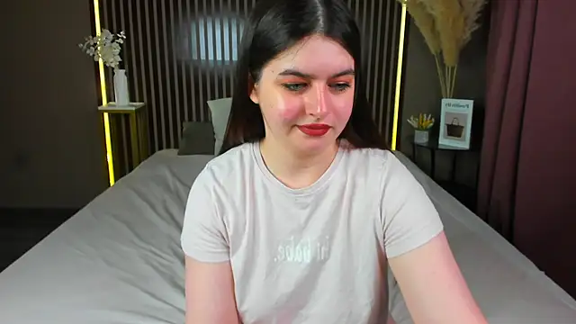 Snapshot of Margaret__Moon chatting on May 2026 08:10:02 AM Margaret Moon online show from May 2026 08:10:02 AM