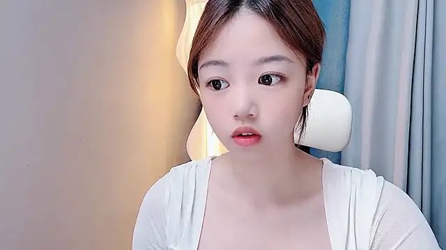 Snapshot of Lilababy00 chatting on July 2026 04:37:01 AM Lilababy00 online show from July 2026 04:37:01 AM