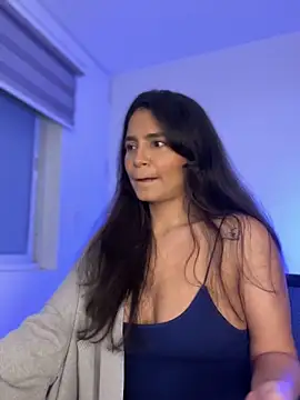holaRosa online show from May 2026 11:24:01 PM