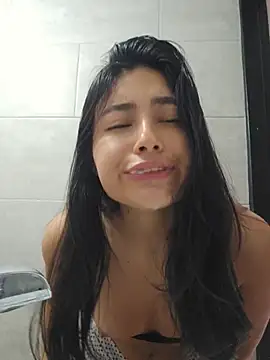 VioletRousee online show from June 2026 06:28:01 PM