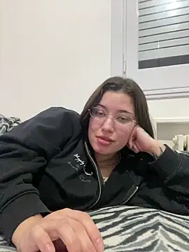 Snapshot of cherryxxox chatting on April 2026 01:03:01 AM cherryxxox online show from April 2026 01:03:01 AM
