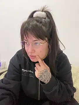 Snapshot of cherryxxox chatting on May 2026 04:19:01 AM cherryxxox online show from May 2026 04:19:01 AM