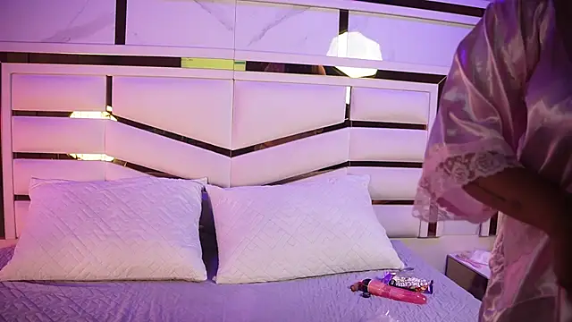 adhara sm online show from April 2026 05:18:02 AM