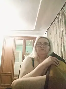 AureliaSky598 online show from May 2026 10:37:01 PM