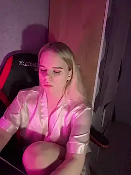 VioletEcho online show from April 2026 08:46:02 PM