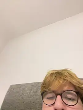 Snapshot of ardqreal chatting on April 2026 10:43:02 PM ardqreal online show from April 2026 10:43:02 PM