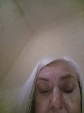 Julia20X online show from July 2026 09:21:01 PM
