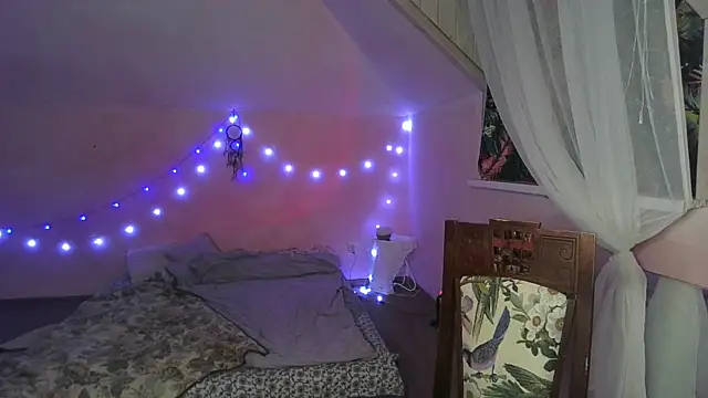 Allice Honey online show from May 2026 06:27:01 PM