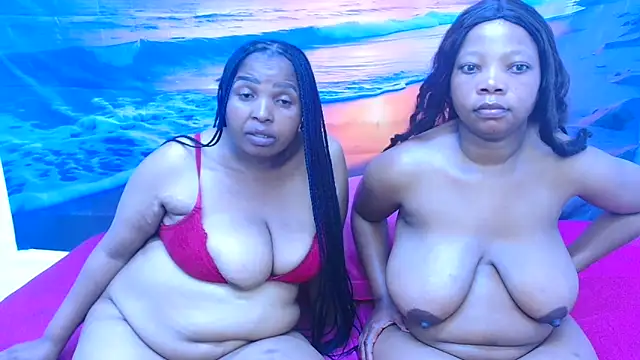 Snapshot of GoldenLuxeLady chatting on June 2026 12:45:02 AM GoldenLuxeLady online show from June 2026 12:45:02 AM