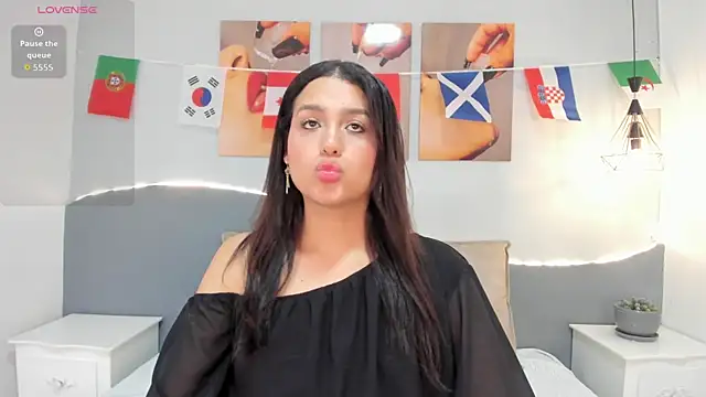 Snapshot of _ValeryCooper chatting on June 2026 01:24:02 PM ValeryCooper online show from June 2026 01:24:02 PM