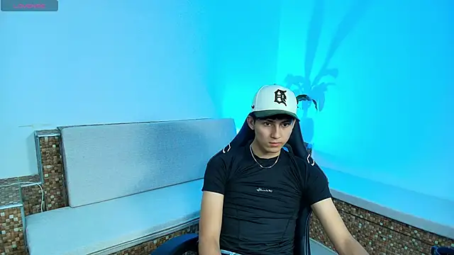 Snapshot of Valentino_Rey chatting on April 2026 11:59:01 AM Valentino Rey online show from April 2026 11:59:01 AM