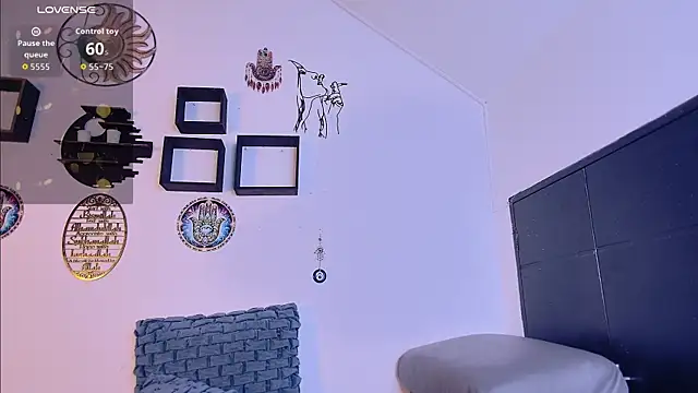 Snapshot of LunaBaxter_ chatting on June 2026 12:28:02 PM LunaBaxter online show from June 2026 12:28:02 PM