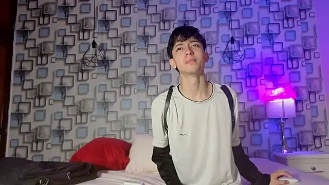 Snapshot of Twink_Sebas7 chatting on June 2026 12:15:01 PM Twink Sebas7 online show from June 2026 12:15:01 PM