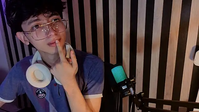 Snapshot of Twink_Sebas7 chatting on June 2026 12:20:02 PM Twink Sebas7 online show from June 2026 12:20:02 PM